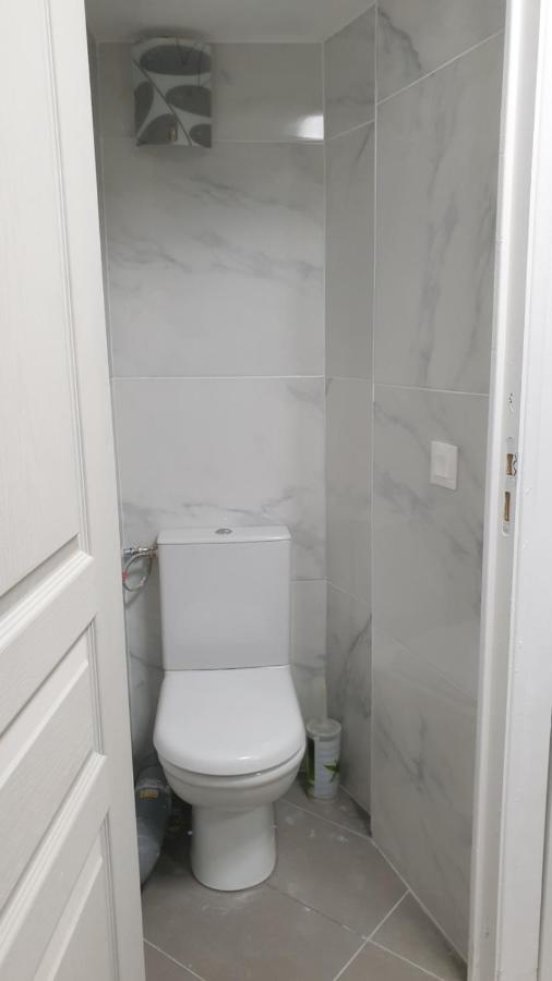 Jolie Appartement Avec 2 Chambres Partagees Paris Exterior foto